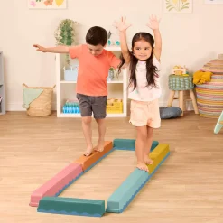 B.Toys Balance & Hop Beams – belki sensoryczne