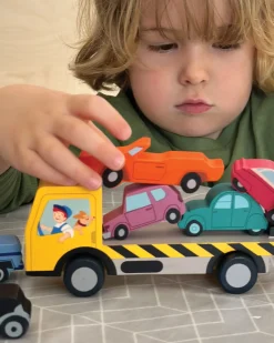 Tender Leaf Toys Drewniana ciężarówka z autkami