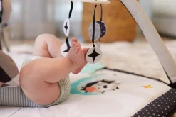 Dzieci Tiny Love Gimnastyka mata edukacyjna dla bobasa z pałąkami - Magiczna Kraina - czarno-biała