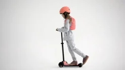 Scootandride Highwaykick 5 LED Hulajnoga trójkołowa balansowa ze świecącymi kółkami 5+ Peach