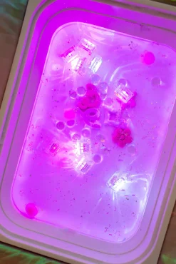 Glo Pals Kostki sensoryczne świecące w wodzie Ida księżniczka - zabawka kąpielowa, różowy