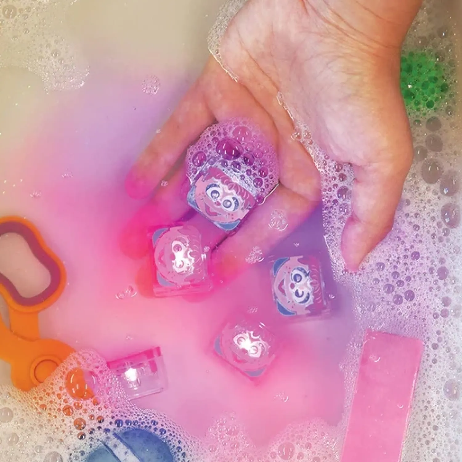 Glo Pals Kostki sensoryczne świecące w wodzie Abby Ulica Sezamkowa - zabawka kąpielowa