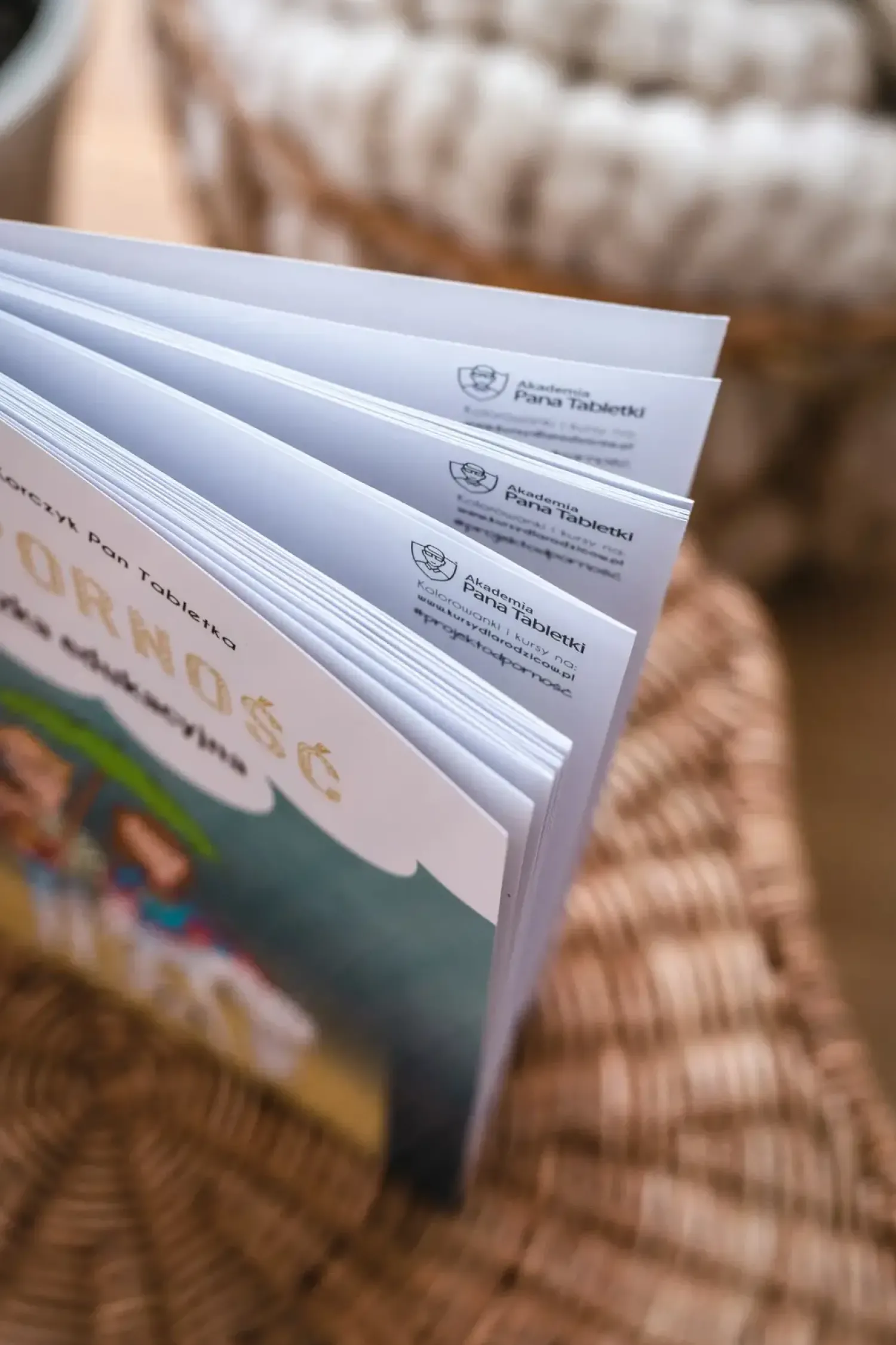 Pan Tabletka Książeczka edukacyjna dla dzieci “Odporność”