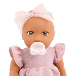 LullaBaby Lalka niemowlę ze smoczkiem, w sukience i opasce, wersja różowa