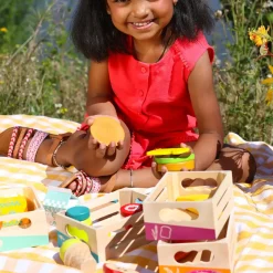 B.Toys Little Foodie Groups – drewniane skrzyneczki z produktami spożywczymi
