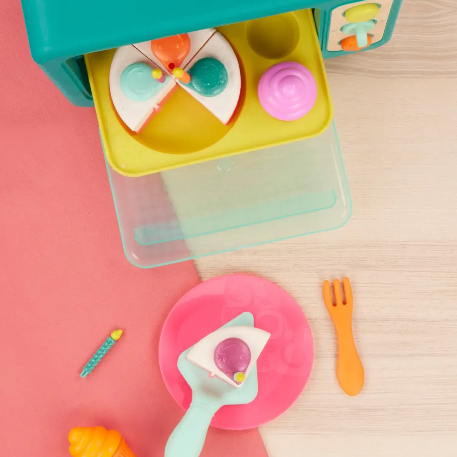 B.Toys Mini Chef - Bake-a-Cake Playset - piekarnik z tortem i odgłosami
