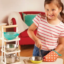 B.Toys Mini Chef - Pot-n-Pan Playset - zestaw realistycznych naczyń i przyborów kuchennych ze stojakiem
