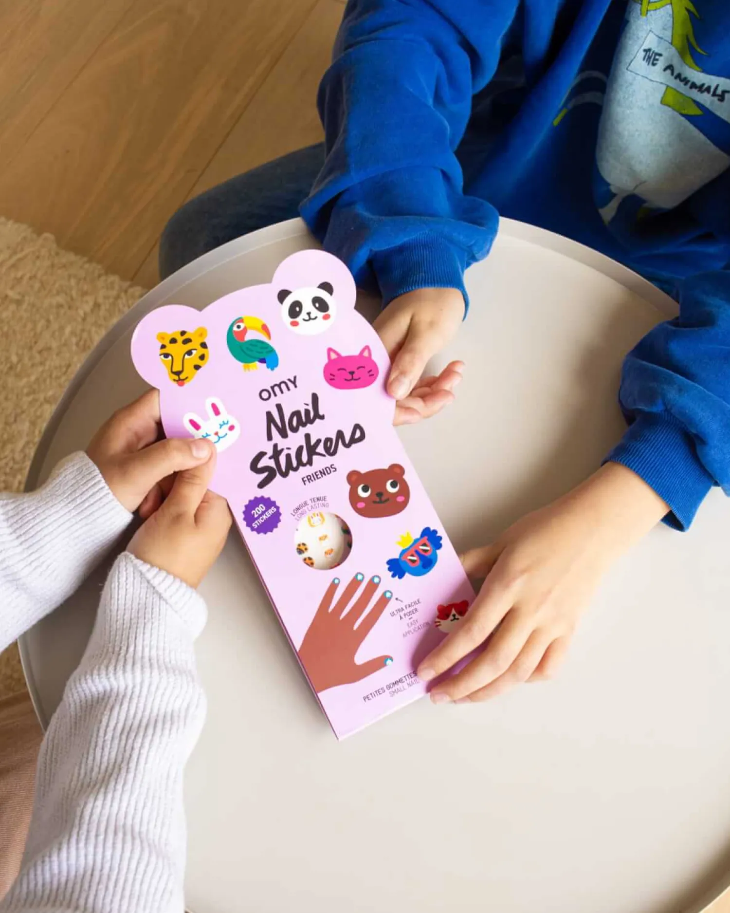 OMY Naklejki na paznokcie dla dzieci Friends - 200 sztuk