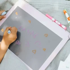 Kidywolf Podświetlany tablet do nauki pisania i rysowania KIDYDRAW-PRO - różowy