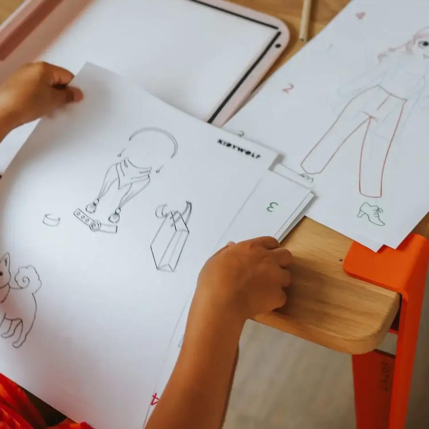 Kidywolf Podświetlany tablet do nauki pisania i rysowania KIDYDRAW-PRO - różowy