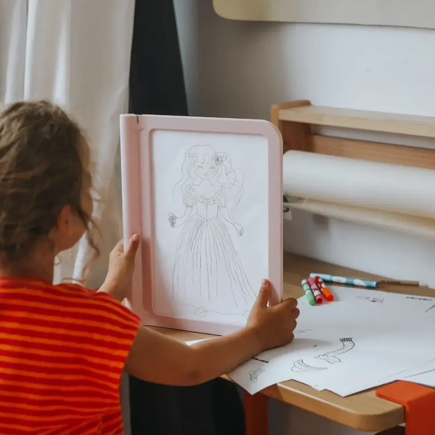 Kidywolf Podświetlany tablet do nauki pisania i rysowania KIDYDRAW-PRO - różowy