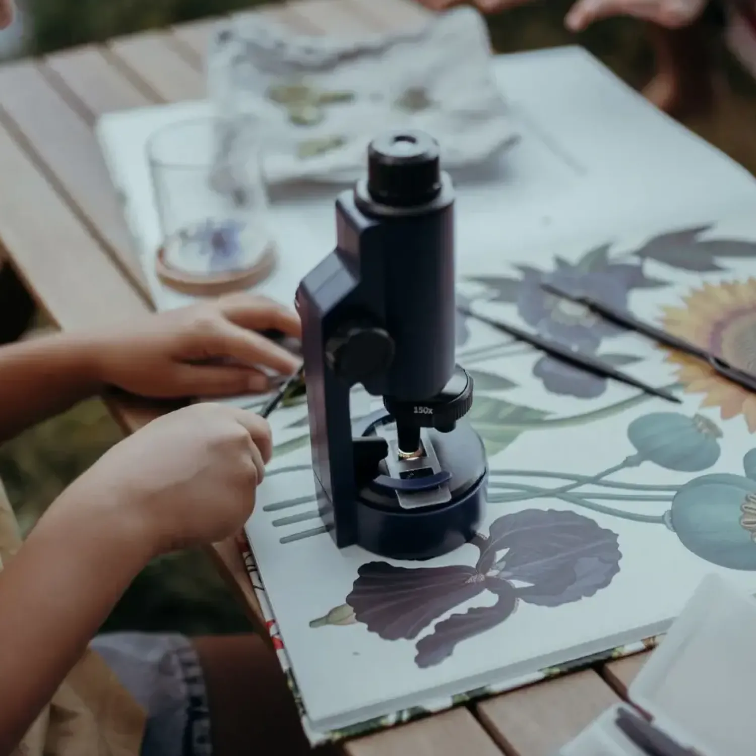 Kidywolf Przenośny mikroskop KIDYMICROSCOPE - granatowy