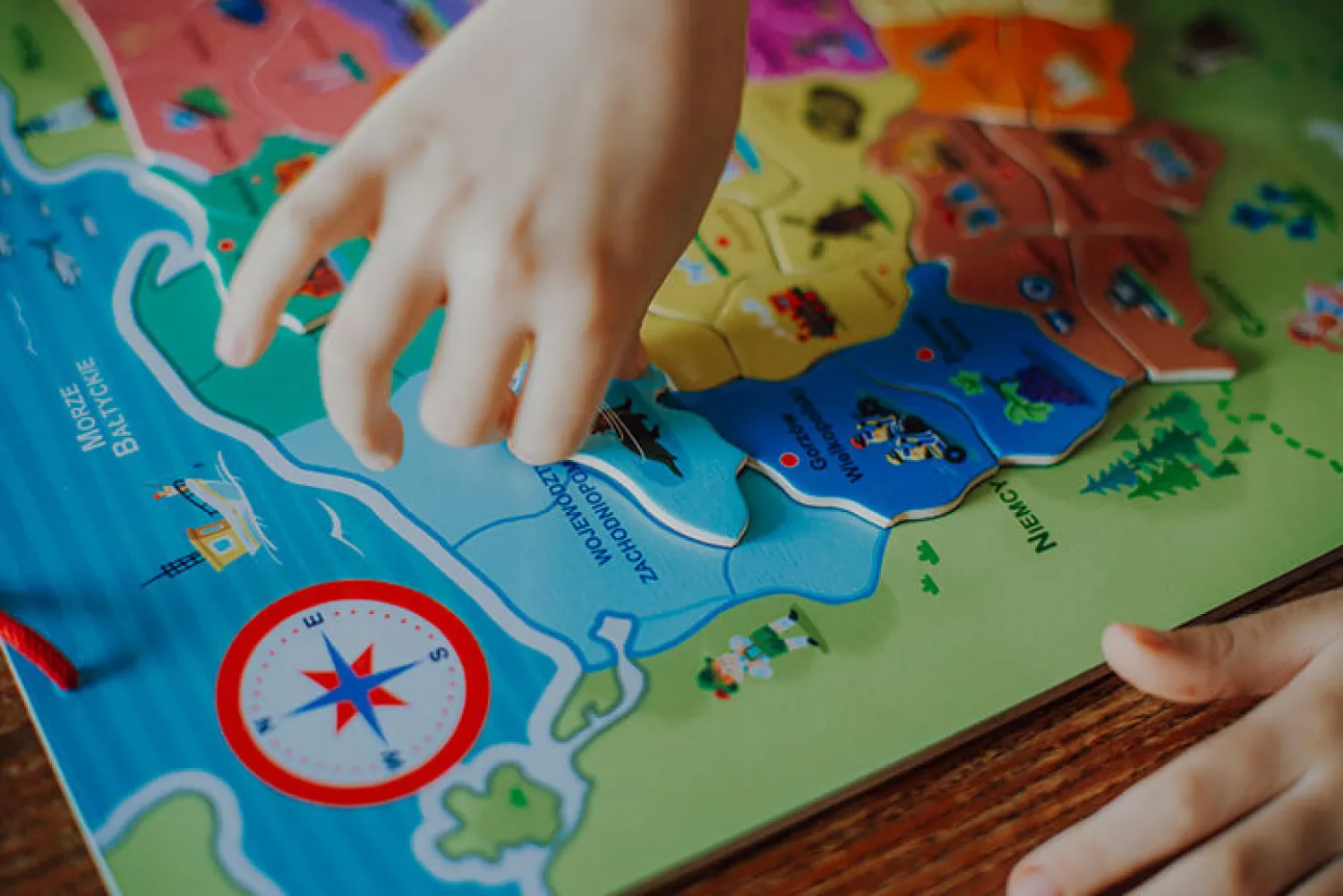 Janod Puzzle magnetyczne Mapa Polski 69 magnesów 7+