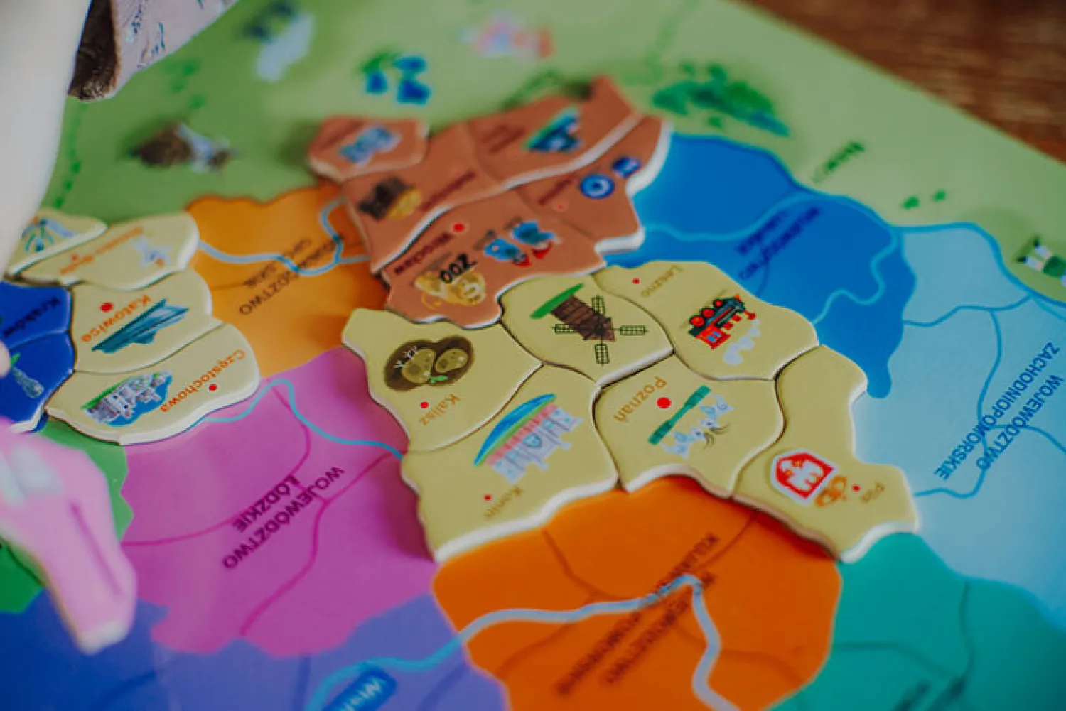 Janod Puzzle magnetyczne Mapa Polski 69 magnesów 7+