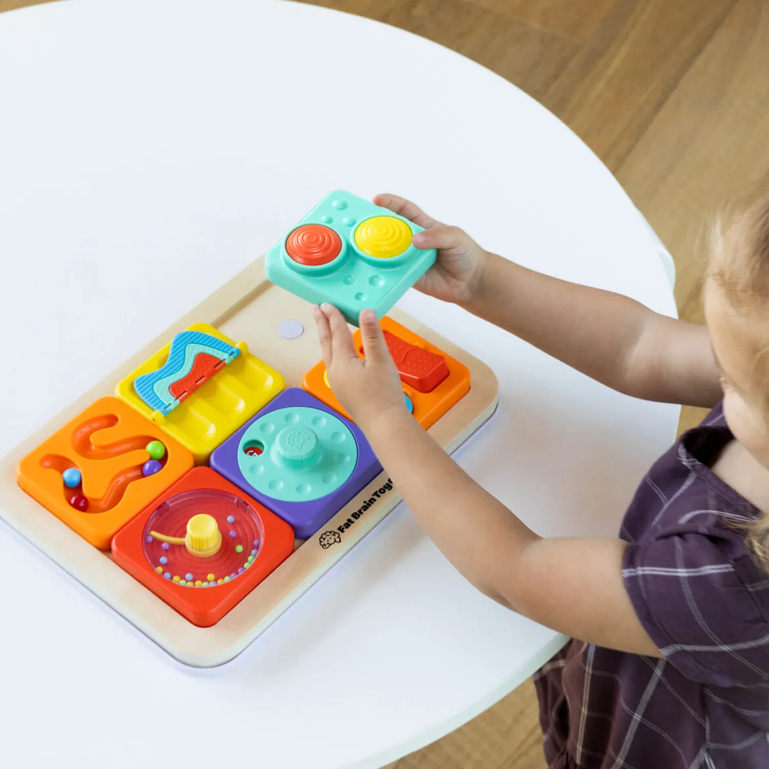 Fat Brain Toys Sensoryczny Kwadrat. PlayTab. Piszczałki