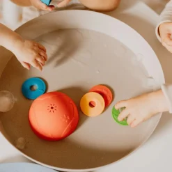 Jellystone Silikonowe kubeczki, miseczki do układania i do wody z tonącymi dyskami Cups Rainbow