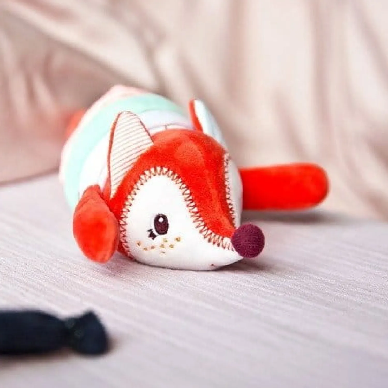 Lilliputiens Zawieszka wibrująca Lisiczka Alice 6 m+